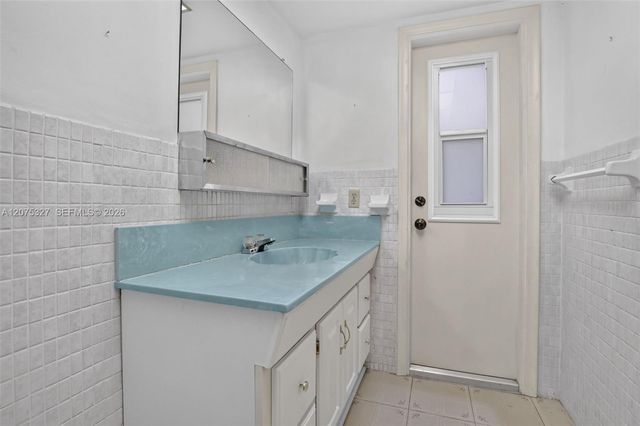 1350 NW 73rd Avenue, Plantation, FL 33313