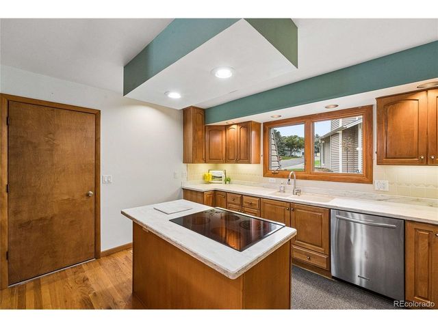 32 Douglas Dr S, Broomfield, CO 80020
