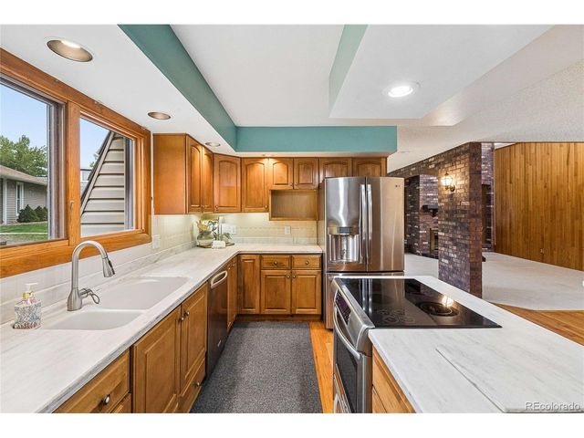 32 Douglas Dr S, Broomfield, CO 80020