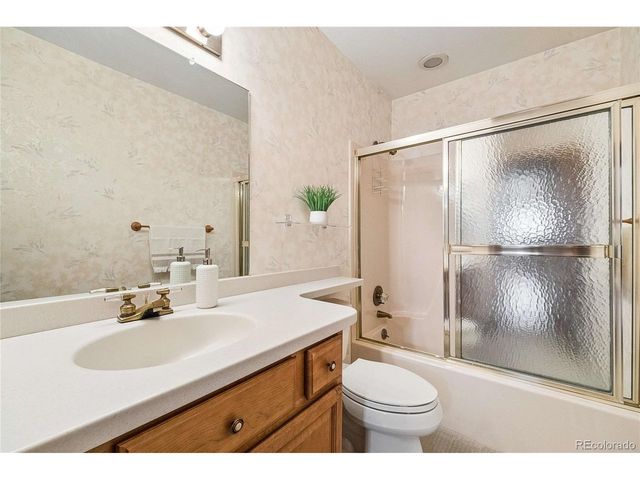 32 Douglas Dr S, Broomfield, CO 80020