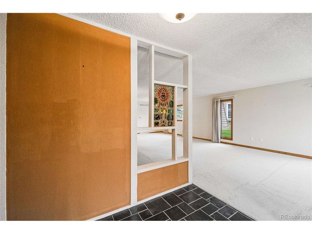 32 Douglas Dr S, Broomfield, CO 80020