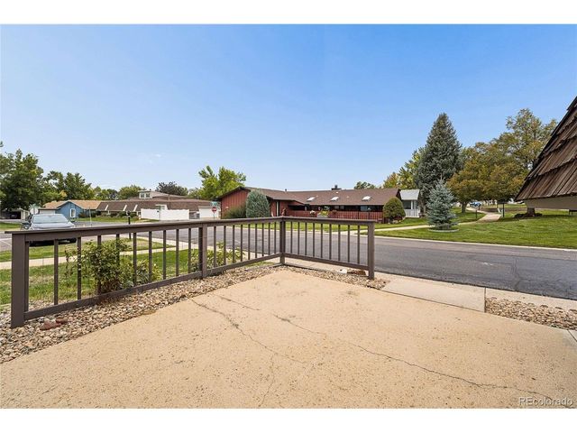 32 Douglas Dr S, Broomfield, CO 80020