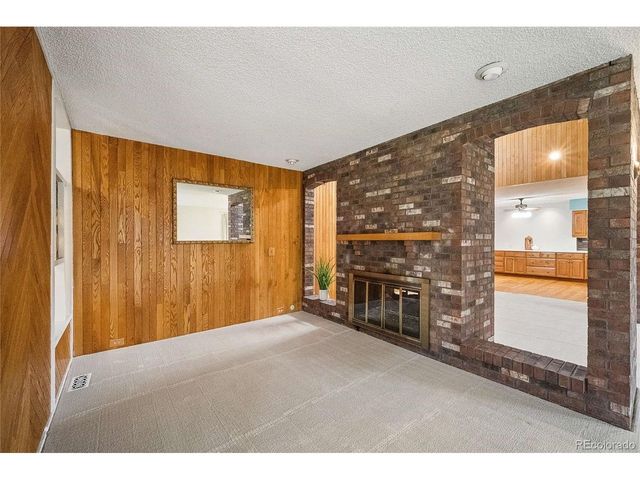 32 Douglas Dr S, Broomfield, CO 80020