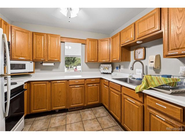 32 Douglas Dr S, Broomfield, CO 80020