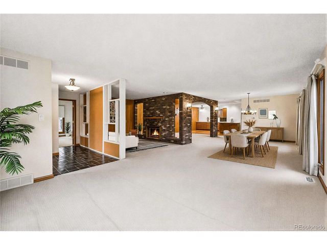 32 Douglas Dr S, Broomfield, CO 80020
