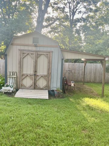 107 La Via Dr, Hendersonville, TN 37075