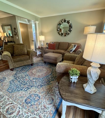 107 La Via Dr, Hendersonville, TN 37075
