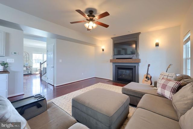 8418 DIAMOND RUN CT, Seven Valleys, PA 17360