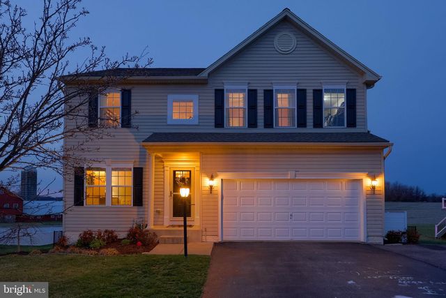 8418 DIAMOND RUN CT, Seven Valleys, PA 17360