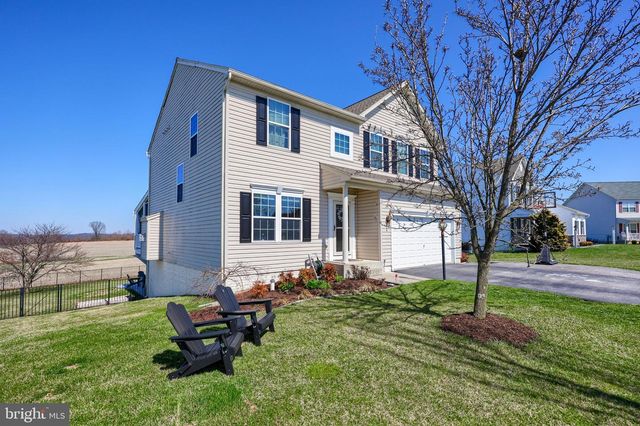 8418 DIAMOND RUN CT, Seven Valleys, PA 17360