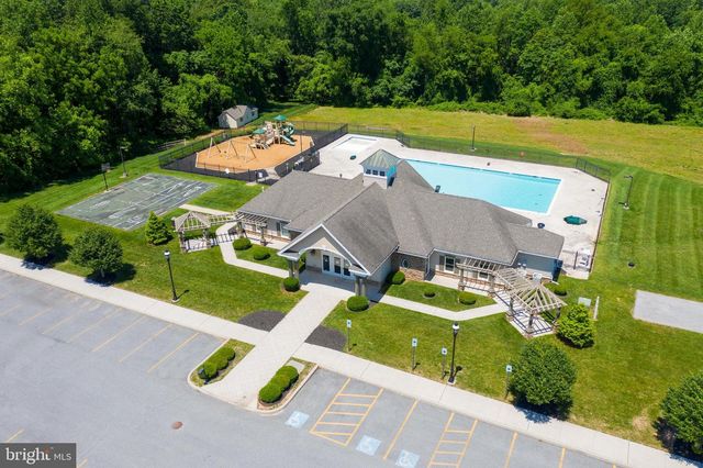 8418 DIAMOND RUN CT, Seven Valleys, PA 17360
