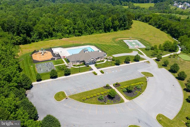8418 DIAMOND RUN CT, Seven Valleys, PA 17360