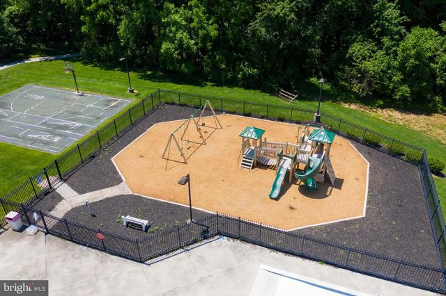 8418 DIAMOND RUN CT, Seven Valleys, PA 17360