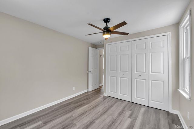 304 W Kalama Avenue, Madison Heights, MI 48071