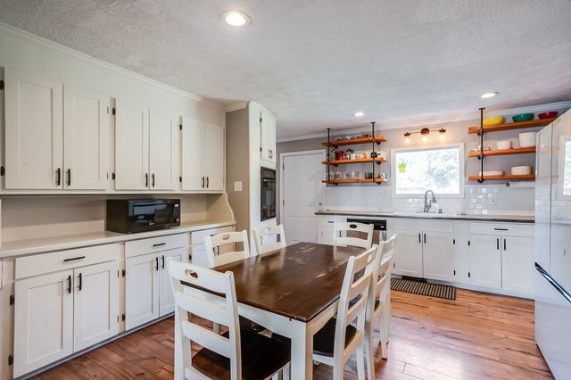 206 W Fernell St, Derby, KS 67037