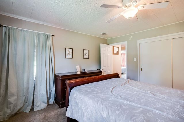 206 W Fernell St, Derby, KS 67037