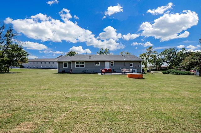 206 W Fernell St, Derby, KS 67037