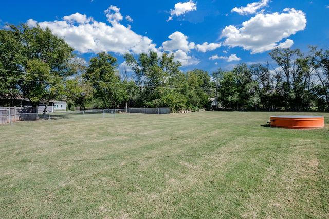 206 W Fernell St, Derby, KS 67037