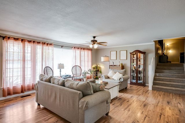 206 W Fernell St, Derby, KS 67037