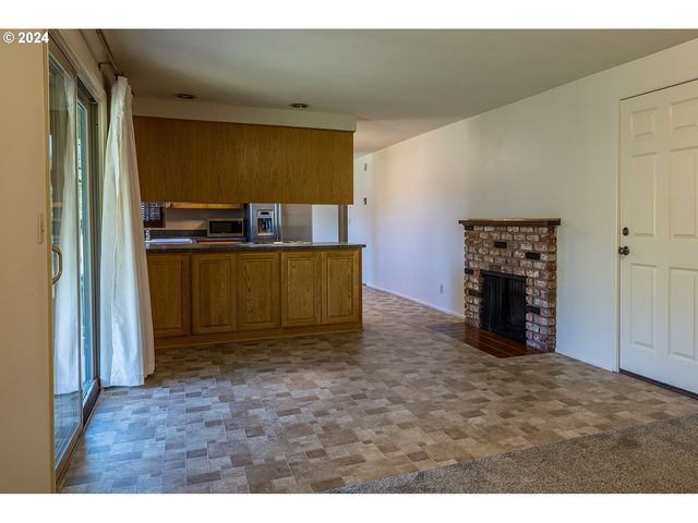 2690 POLK St, Eugene, OR 97405