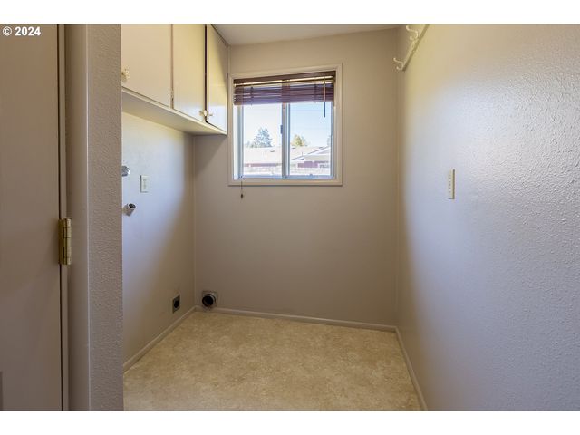 2690 POLK St, Eugene, OR 97405