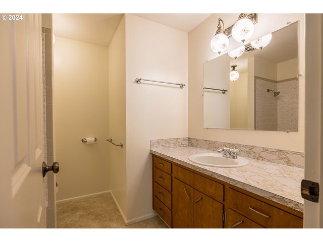 2690 POLK St, Eugene, OR 97405