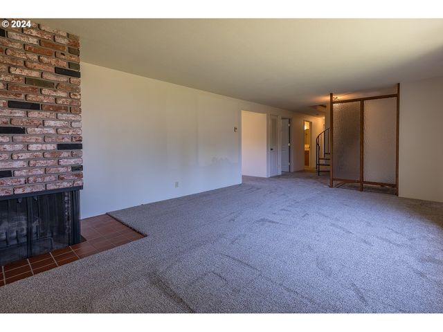 2690 POLK St, Eugene, OR 97405