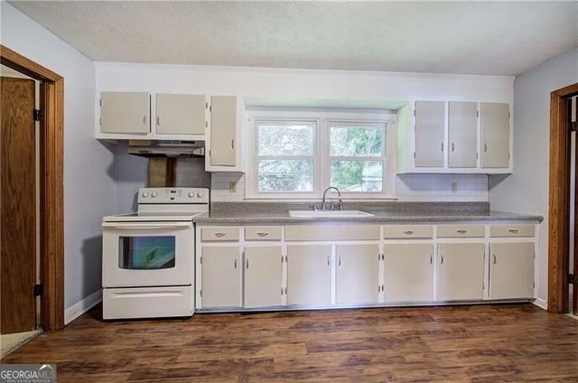 7 West Drive, Cartersville, GA 30120
