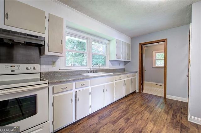 7 West Drive, Cartersville, GA 30120