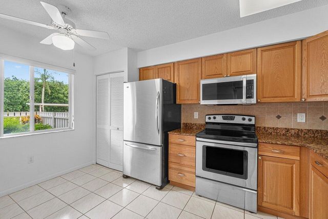 6112 Huntwick Terrace 102, Delray Beach, FL 33484