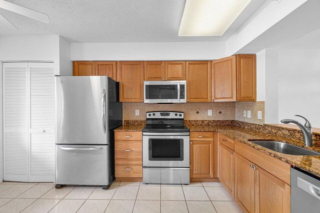 6112 Huntwick Terrace 102, Delray Beach, FL 33484