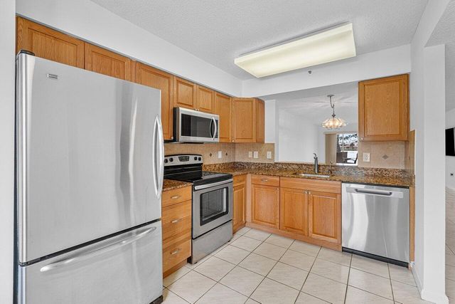 6112 Huntwick Terrace 102, Delray Beach, FL 33484