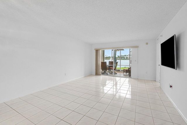 6112 Huntwick Terrace 102, Delray Beach, FL 33484