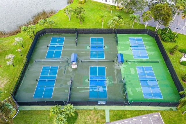6112 Huntwick Terrace 102, Delray Beach, FL 33484