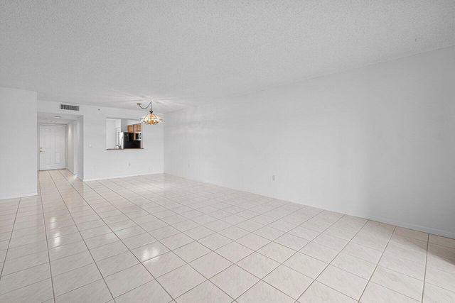6112 Huntwick Terrace 102, Delray Beach, FL 33484