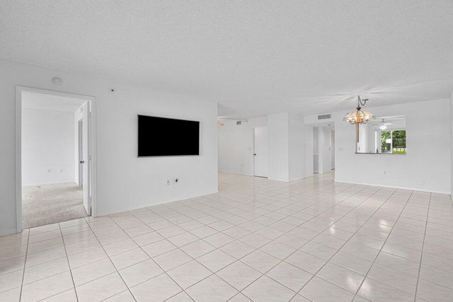 6112 Huntwick Terrace 102, Delray Beach, FL 33484