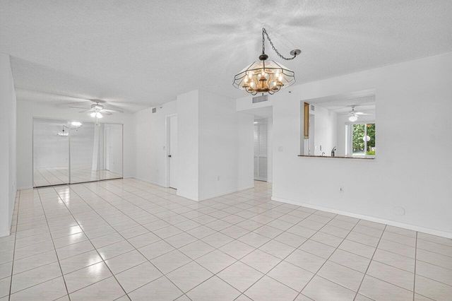 6112 Huntwick Terrace 102, Delray Beach, FL 33484