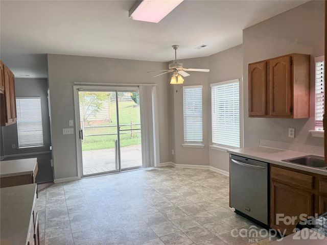 8817 Elkins Park Drive, Matthews, NC 28105