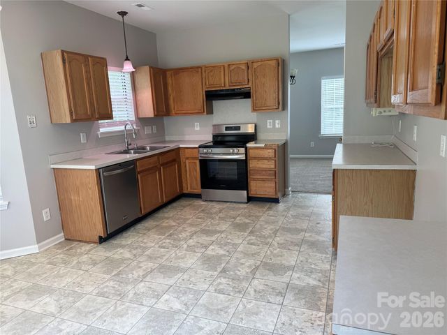 8817 Elkins Park Drive, Matthews, NC 28105