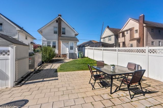 518 Miner Ter, Linden City, NJ 07036