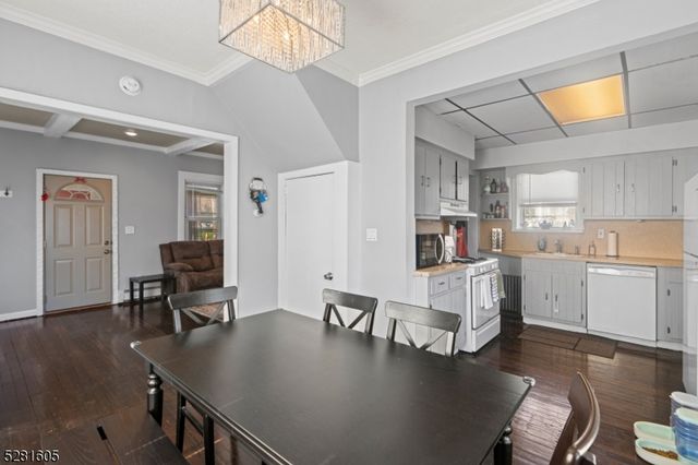 518 Miner Ter, Linden City, NJ 07036