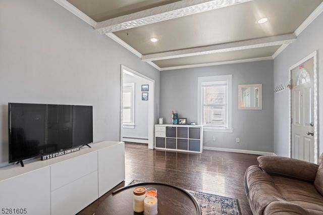 518 Miner Ter, Linden City, NJ 07036