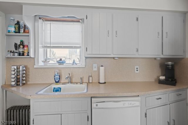 518 Miner Ter, Linden City, NJ 07036