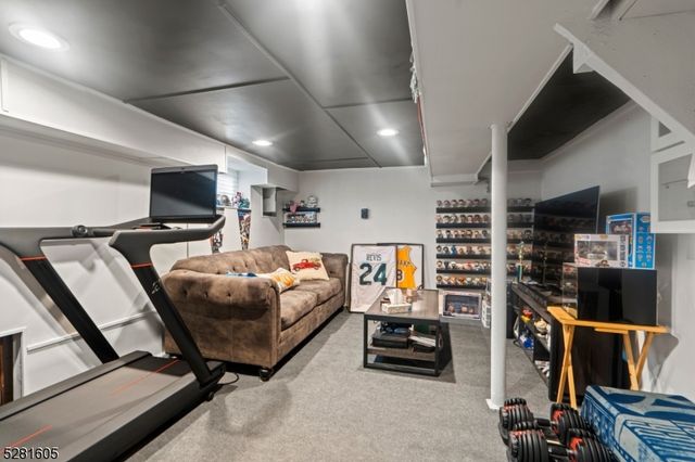 518 Miner Ter, Linden City, NJ 07036