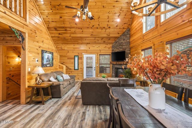 551 Blackberry Ridge Way, Pigeon Forge, TN 37863