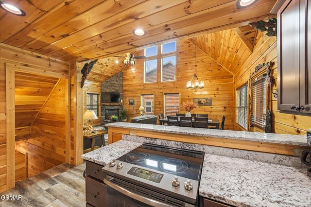 551 Blackberry Ridge Way, Pigeon Forge, TN 37863