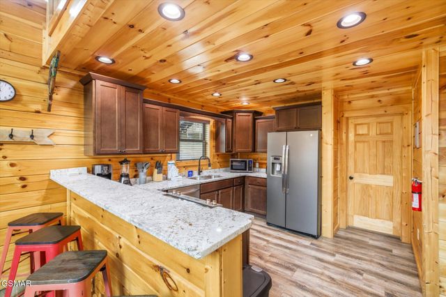 551 Blackberry Ridge Way, Pigeon Forge, TN 37863