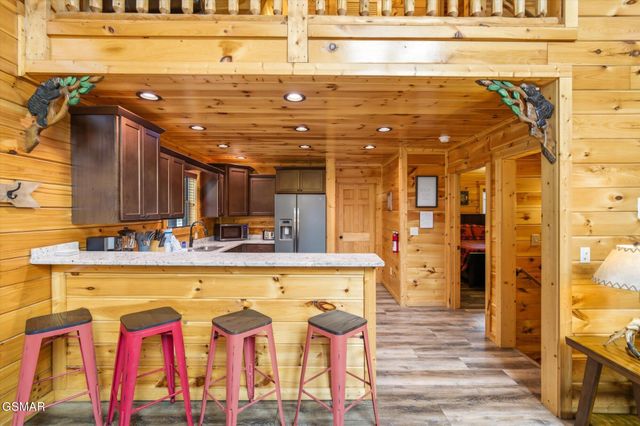 551 Blackberry Ridge Way, Pigeon Forge, TN 37863