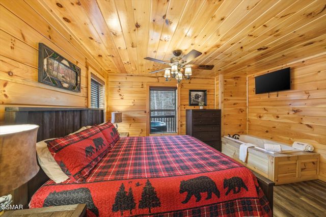 551 Blackberry Ridge Way, Pigeon Forge, TN 37863