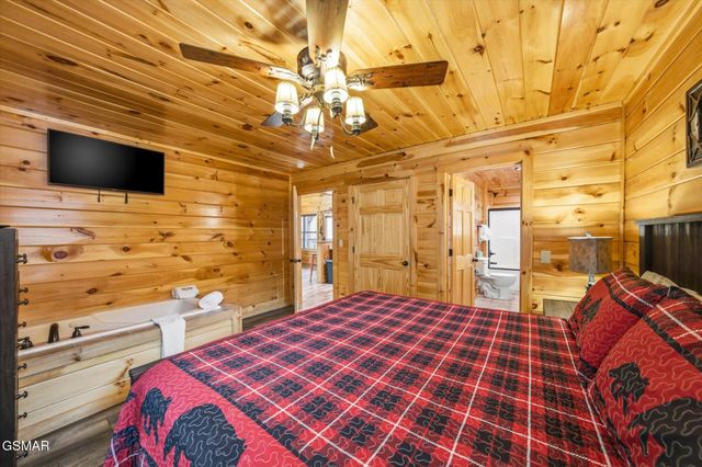 551 Blackberry Ridge Way, Pigeon Forge, TN 37863